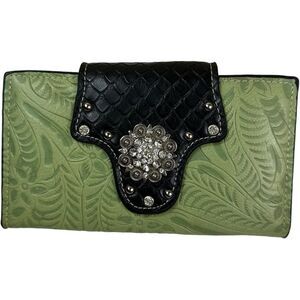 P & G Collection Western Style Rhinestone Bedazzled Tooled Leather Wallet